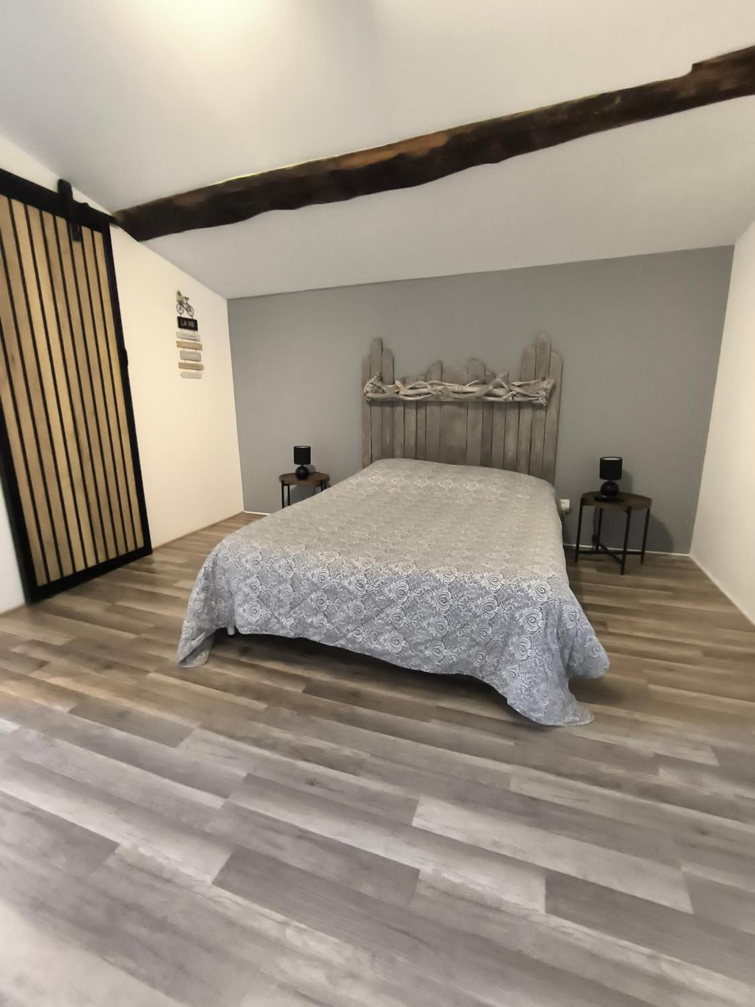 Houlala - Relais D'Etape - Chambres D'Hotes Pont-Eveque Eksteriør billede